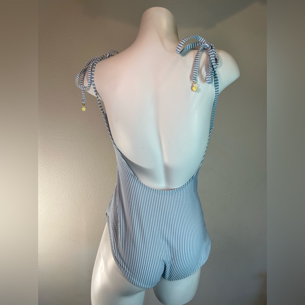 Jessica Simpson Under The Sea Scalloped Edge Stripped Halter One-Piece Swimsuit - Picture 6 of 15